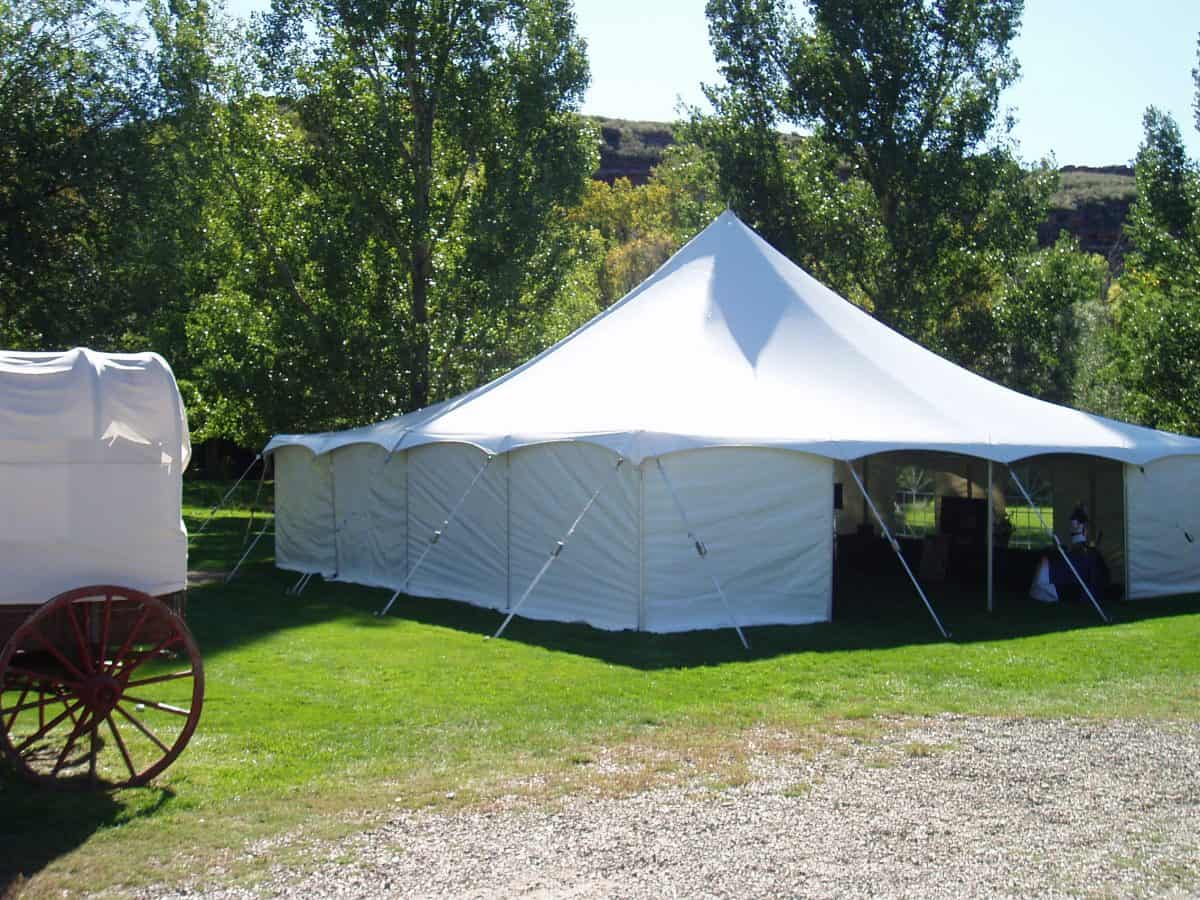 external pole tent